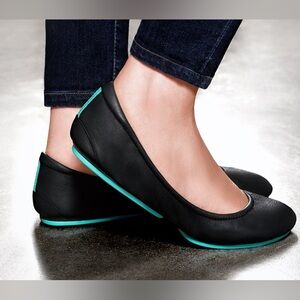 Tieks flats black